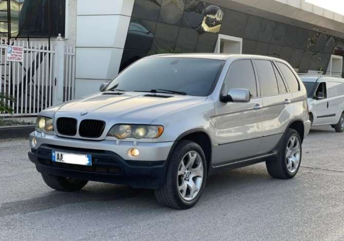 Jepet makina BMW 3.0 diezel automat viti 2004 me qera duke filluar nga 40  euro dita