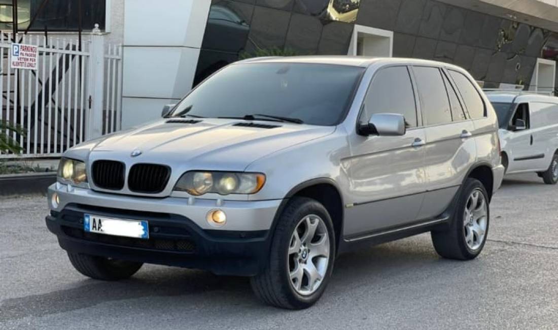Jepet makina BMW 3.0 diezel automat viti 2004 me qera duke filluar nga 40  euro dita