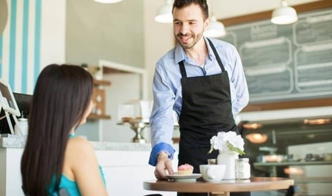 Offerte di lavoro a Tirana, Profession  Kamarier/e , , Pagamento Trattabile.