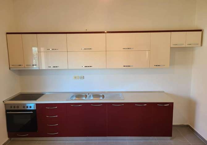 Ofrojme mobilje te perdorura, Set krevatesh, Kend divanesh, Dollap etj.