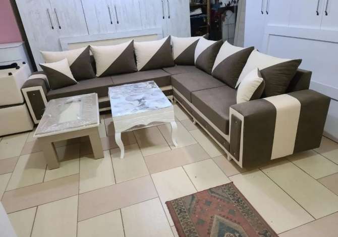 Ofrojme mobilje te perdorura, Set krevatesh, Kend divanesh, Dollap etj.