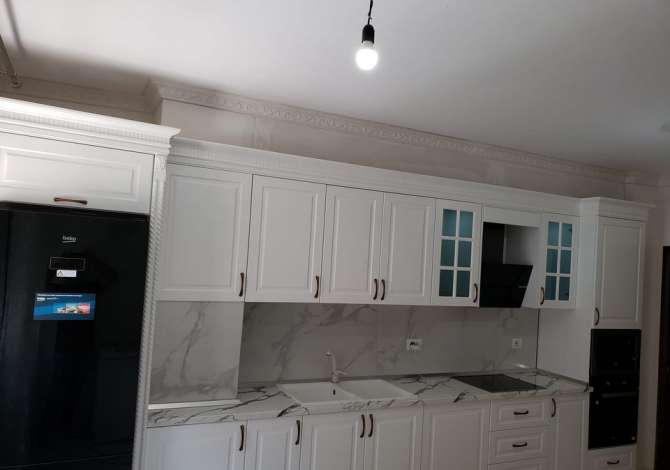  Ofrojme mobilie per arredimin e cfaredo lloj ambjenti me porosi