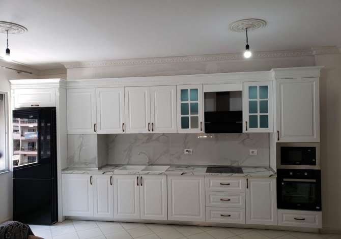  Ofrojme mobilie per arredimin e cfaredo lloj ambjenti me porosi