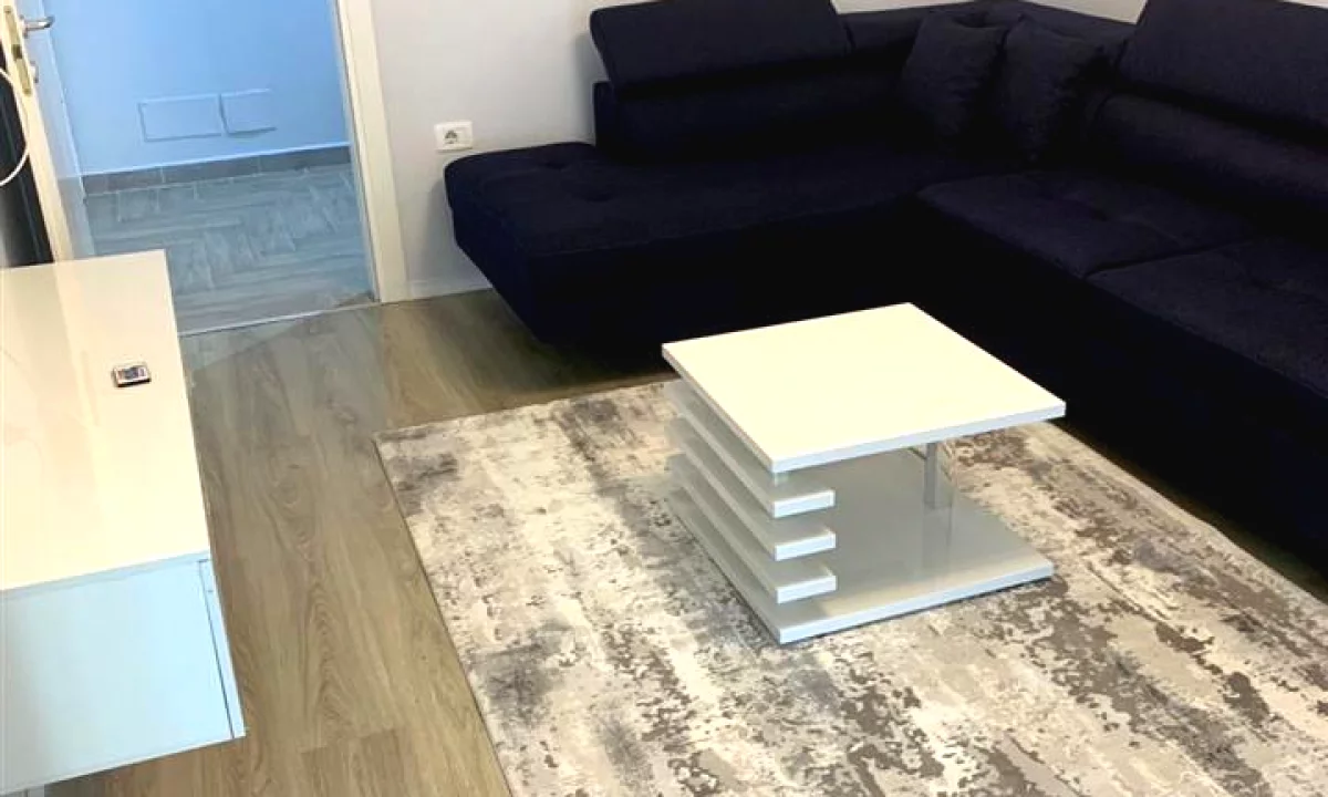 Shtepi me qera Apartament ne Tirane, 2+1, Mobilimi E mobiluar, Pagesa 700  Euro.