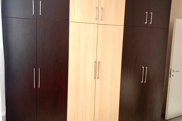 Shtepi me qera Apartament ne Tirane, 2+1, Mobilimi E mobiluar, Pagesa 700  Euro.