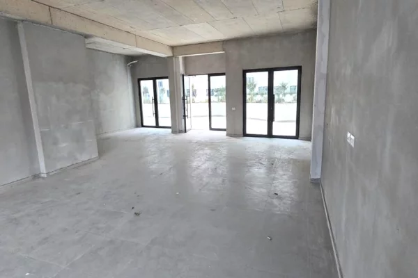 Business Property for Rent 1+1 in Tirana - 1,400 Euro