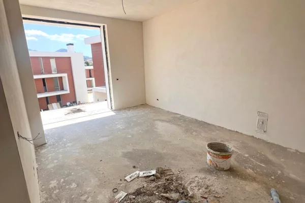 Apartment for sale in Tirana 1+1, Emty
