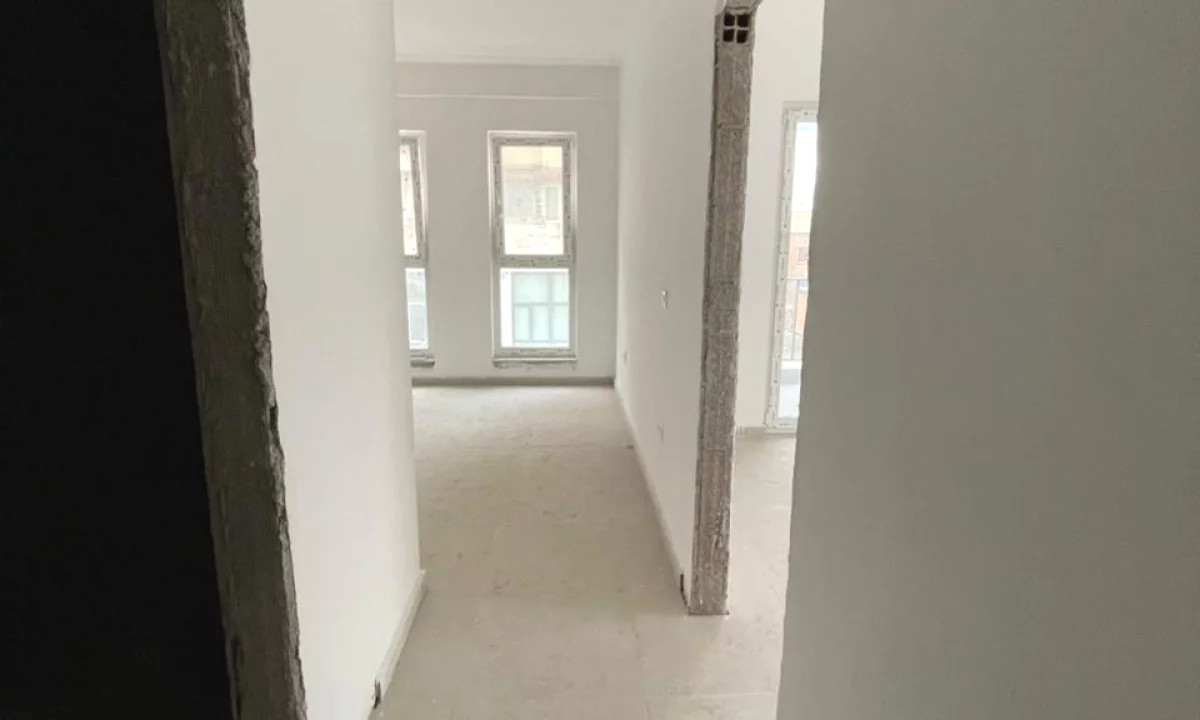Shtepi ne shitje Apartament ne Tirane, 2+1, Mobilimi Bosh, pa mobiluar, Pagesa 145,400  Euro.