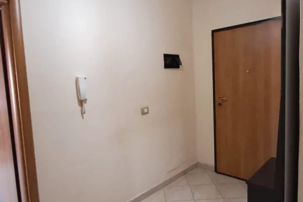 Shtepi me qera Apartament ne Tirane, 2+1, Mobilimi E mobiluar, Pagesa 500  Euro.