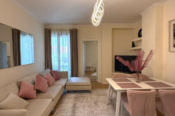 Shtepi me qera Apartament ne Tirane, 2+1, Mobilimi E mobiluar, Pagesa 1,200  Euro.