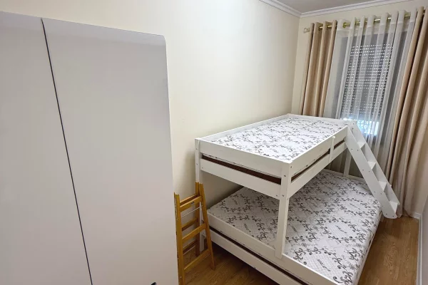 Shtepi me qera Apartament ne Tirane, 2+1, Mobilimi E mobiluar, Pagesa 1,200  Euro.