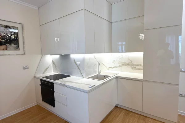 Shtepi me qera Apartament ne Tirane, 2+1, Mobilimi E mobiluar, Pagesa 1,200  Euro.