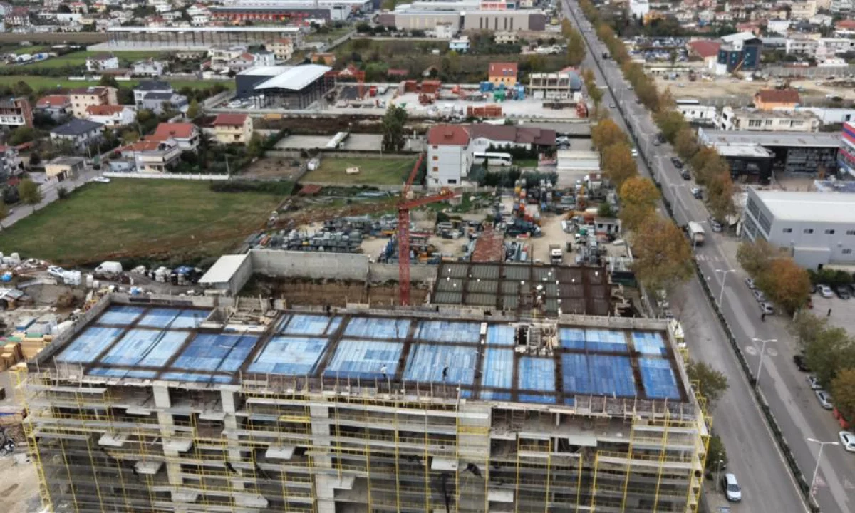 Shtepi ne shitje Apartament ne Tirane, 1+1, Mobilimi Bosh, pa mobiluar, Pagesa 49,400  Euro.