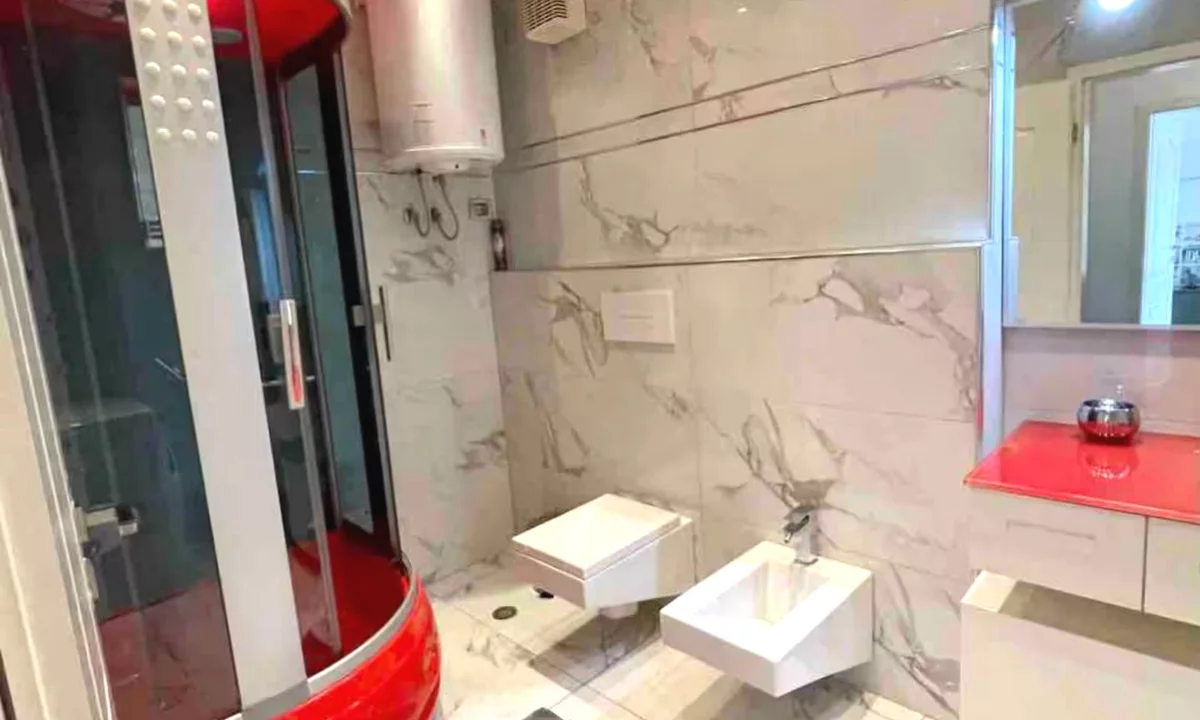 Shtepi me qera Apartament ne Tirane, 3+1, Mobilimi E mobiluar, Pagesa 1,500  Euro.