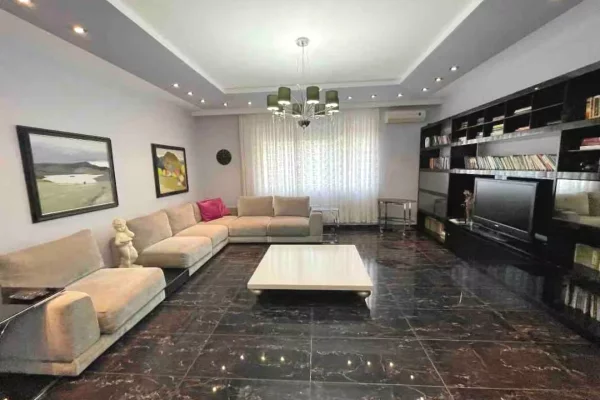 Shtepi me qera Apartament ne Tirane, 3+1, Mobilimi E mobiluar, Pagesa 1,500  Euro.
