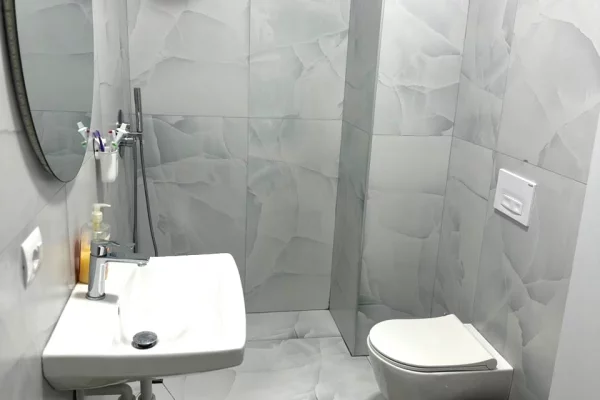 Shtepi me qera Apartament ne Tirane, 1+1, Mobilimi E mobiluar, Pagesa 45,000  Leke.