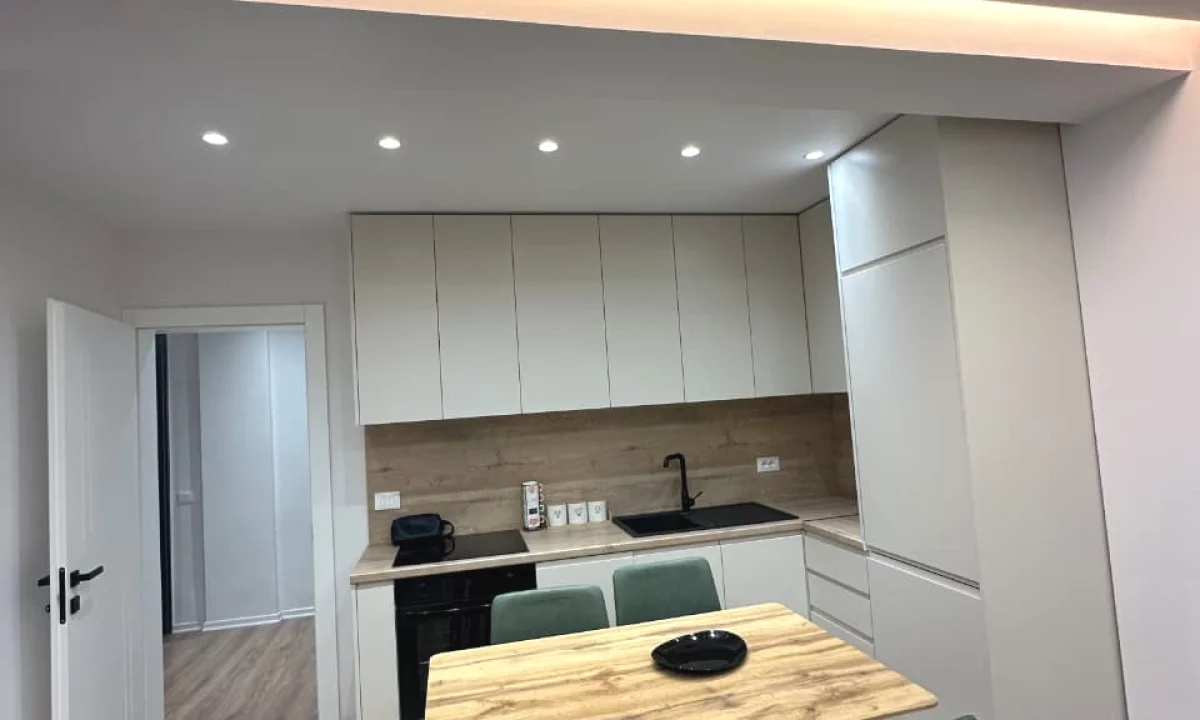 Shtepi me qera Apartament ne Tirane, 2+1, Mobilimi E mobiluar, Pagesa 800  Euro.