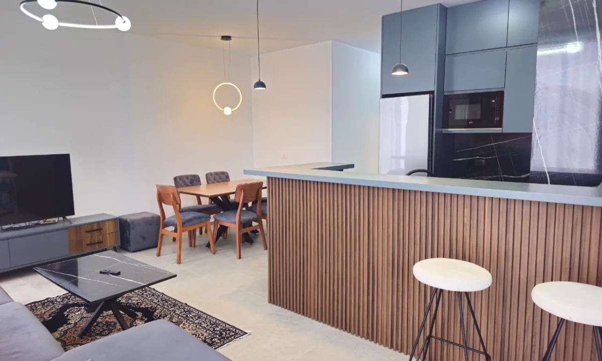 Shtepi me qera Apartament ne Tirane, 2+1, Mobilimi E mobiluar, Pagesa 1,350  Euro.