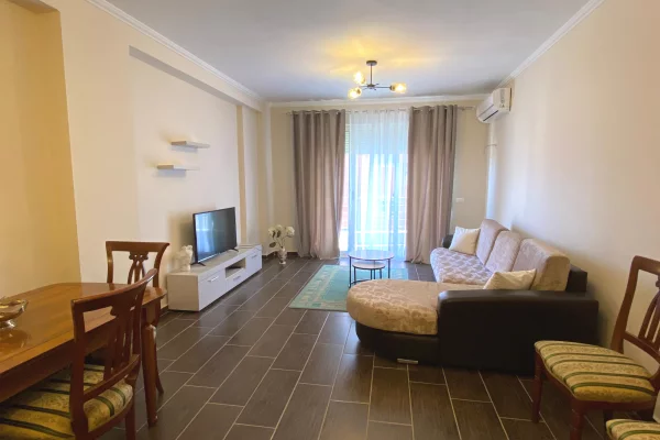 Shtepi me qera Apartament ne Tirane, 2+1, Mobilimi E mobiluar, Pagesa 50,000  Leke.