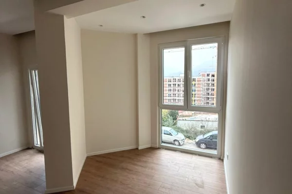 Appartamento in vendita a Tirana 1+1, Vuoto