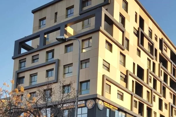 Shtepi me qera Apartament ne Tirane, 2+1, Mobilimi E mobiluar, Pagesa 900  Euro.