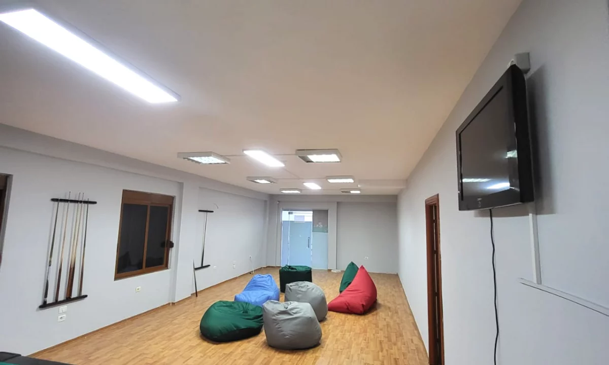 📦 Jepet me qira Magazine/Depo 📍 Mbikalimi i Komunes se Parisit