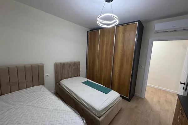 Shtepi me qera Apartament ne Tirane, 2+1, Mobilimi E mobiluar, Pagesa 800  Euro.