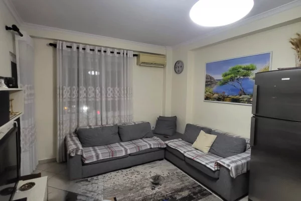 Shtepi me qera Apartament ne Tirane, 1+1, Mobilimi E mobiluar, Pagesa 450  Euro.