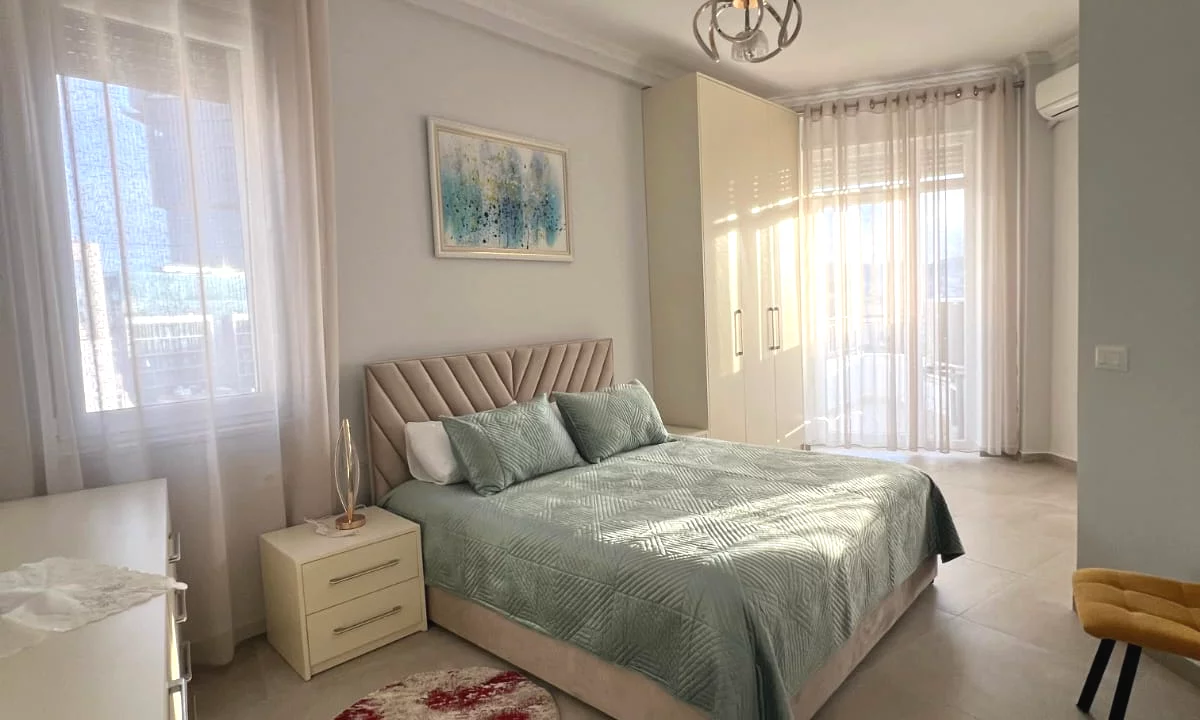 Appartamento in affitto a Tirana 2+1, Arredato