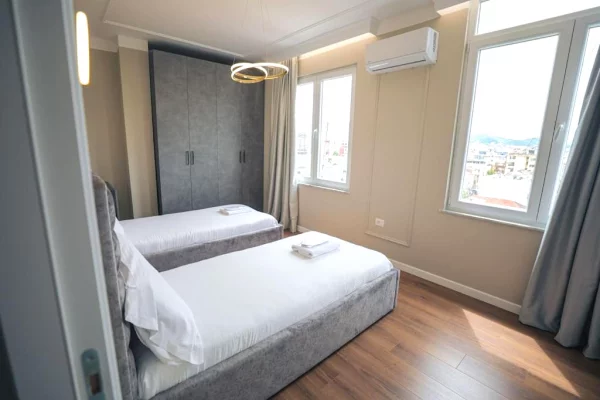 Shtepi me qera Apartament ne Tirane, 2+1, Mobilimi E mobiluar, Pagesa 1,500  Euro.