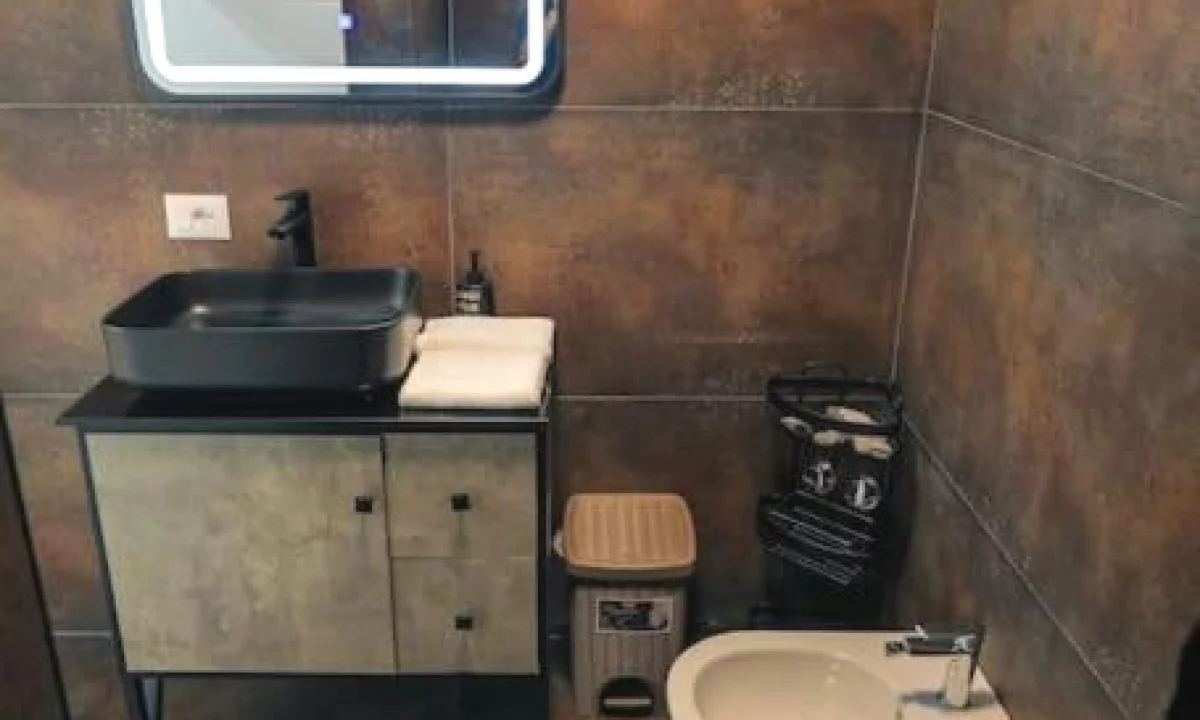 Shtepi me qera Apartament ne Tirane, 2+1, Mobilimi E mobiluar, Pagesa 1,500  Euro.