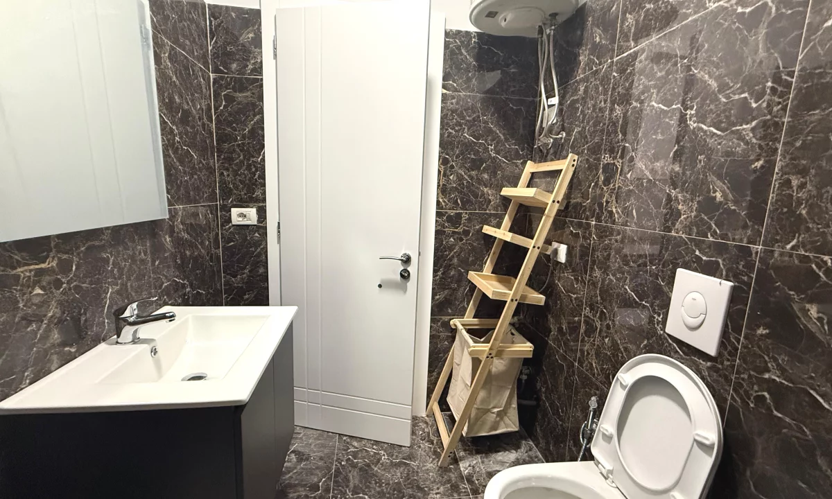 Shtepi me qera Apartament ne Tirane, 1+1, Mobilimi E mobiluar, Pagesa 650  Euro.