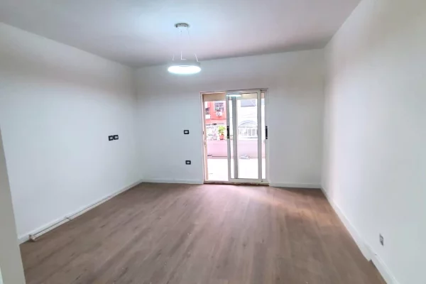 🏡 Apartament 1+1 në Shitje – Komuna e Parisit, pranë Rrethit të Komunës