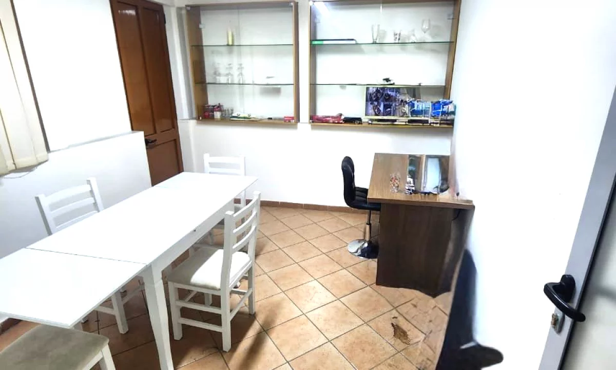 Zyre Open Space me Qira – Rruga Ndre Mjeda