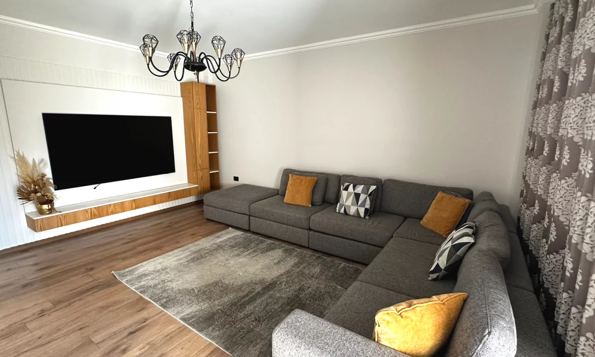 Appartamento in vendita a Tirana 2+1, Arredato