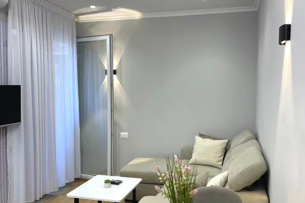 🏡 Shitet Apartament 1+1 – Rruga Peti, Liqeni i Thatë