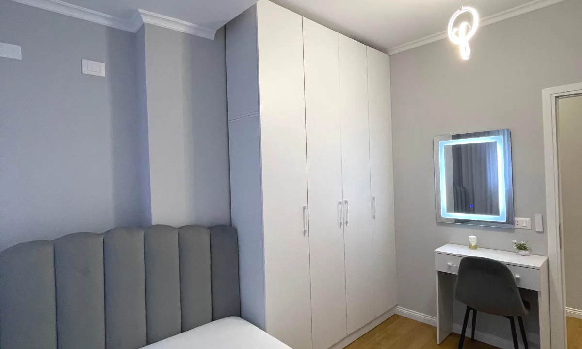 Shtepi ne shitje Apartament ne Tirane, 2+1, Mobilimi E mobiluar, Pagesa 157,000  Euro.