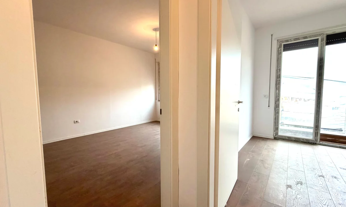 Apartment for rent in Tirana 2+1, Emty