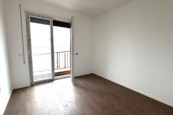 Apartment for rent in Tirana 2+1, Emty