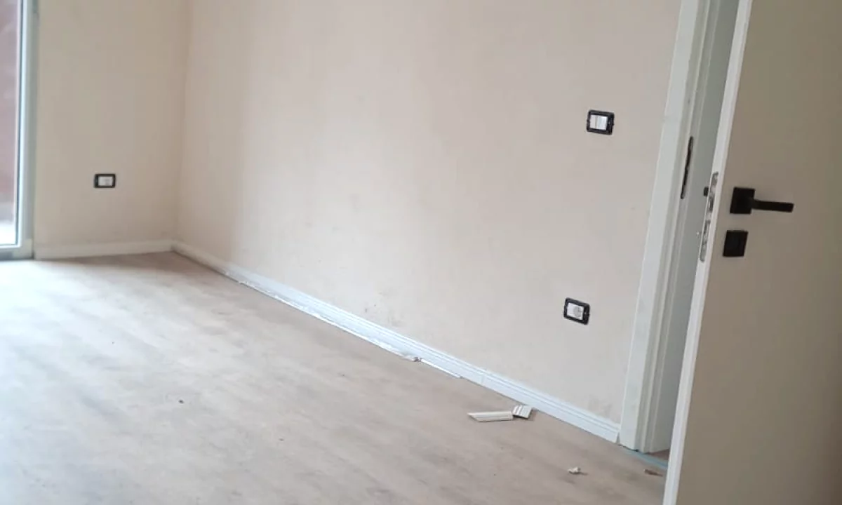 AMBIENT BIZNESI ME QIRA – FUSHA E AVIACIONIT