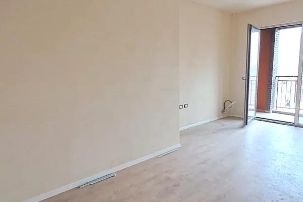 Ambient biznesi me qera 3+1 ne Tirane - 700 Euro