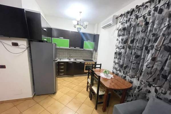 Shtepi me qera Apartament ne Tirane, 1+1, Mobilimi E mobiluar, Pagesa 350  Euro.