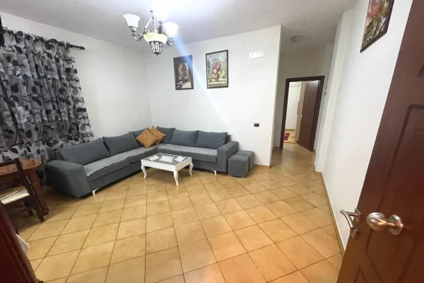 Shtepi me qera Apartament ne Tirane, 1+1, Mobilimi E mobiluar, Pagesa 350  Euro.