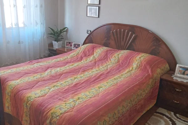 Shtepi ne shitje Apartament ne Tirane, 2+1, Mobilimi E mobiluar, Pagesa 130,000  Euro.