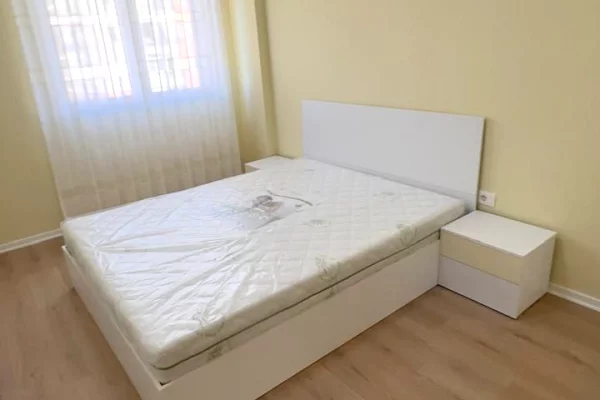 Shtepi me qera Apartament ne Tirane, 2+1, Mobilimi E mobiluar, Pagesa 550  Euro.