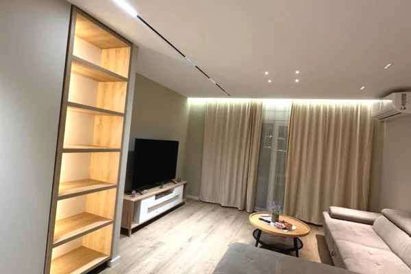 Shtepi me qera Apartament ne Tirane, 2+1, Mobilimi E mobiluar, Pagesa 648  Euro.