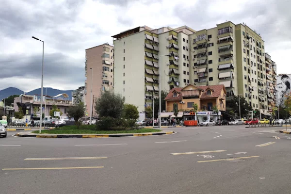 Ambient biznesi me qera 3+1 ne Tirane - 825 Euro
