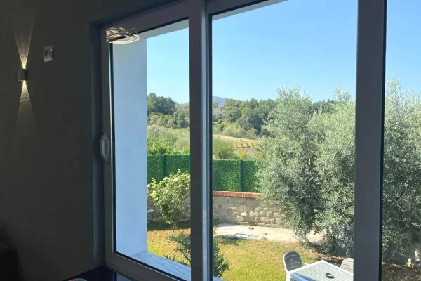 🏡 VILË 3-KATËSHE ME QIRA – LUNDËR, pranë TEG​