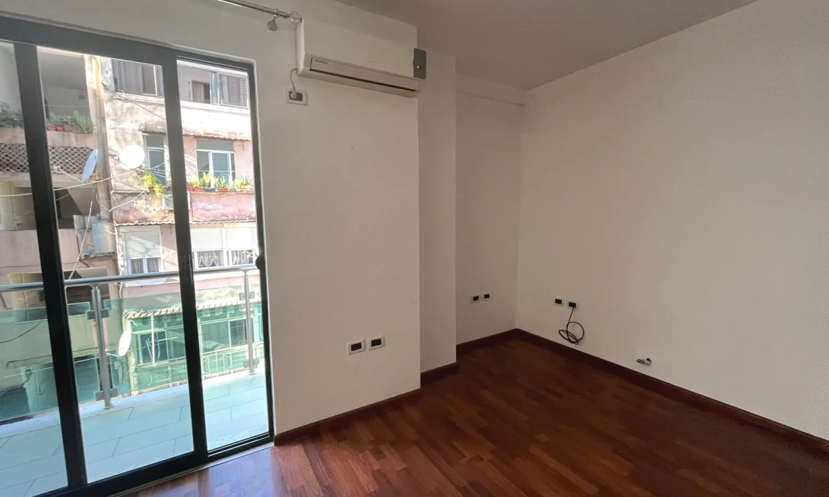 Jepet Ambient Biznesi me Qira – Stadiumi Dinamo (Rr. Sulejman Delvina)