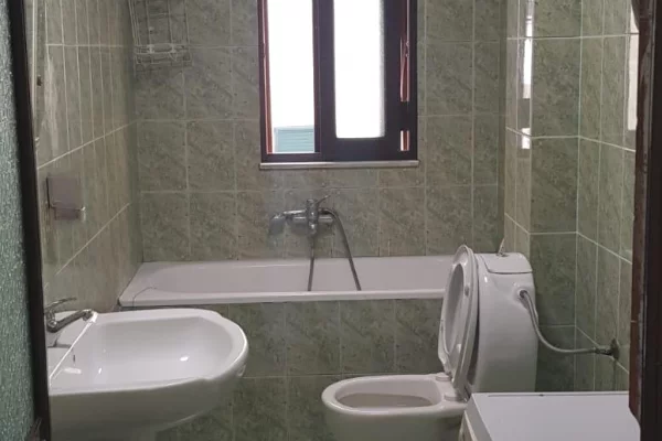 Shtepi me qera Apartament ne Tirane, 2+1, Mobilimi E mobiluar, Pagesa 600  Euro.